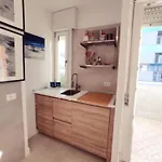 Flat Just Few Steps From The بيبيوني