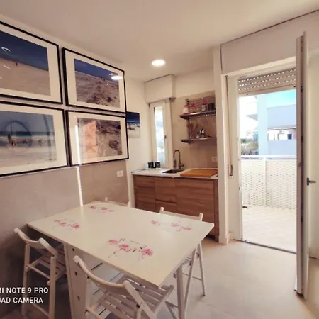 דירה Flat Just Few Steps From The ביביונה